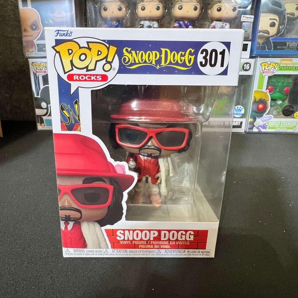 Funko Pop Rocks Snoop Dogg 301 Vinyl Figure Red Suit with Fur Coat Hip Hop Icon